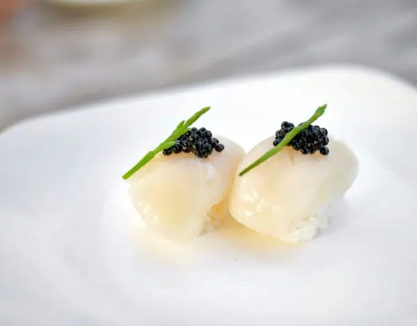 Scallop hotate sushi